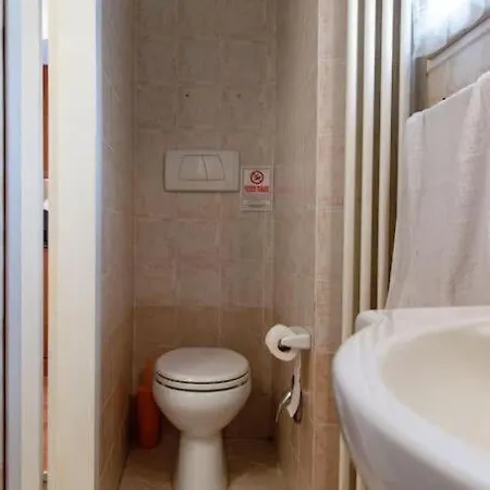 Daire The Love's Nest In Wi-fi , Air Conditioning Floransa